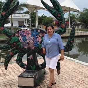 Meet your Posher, Elisa